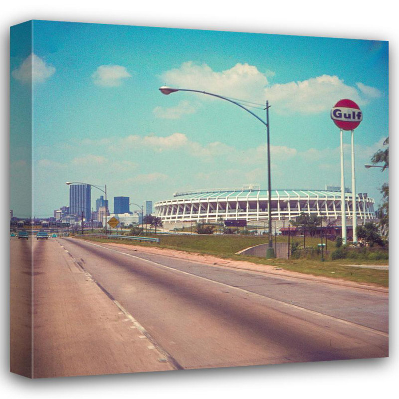 Atlanta–Fulton County Stadium, 36" H x 36" W