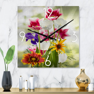 Horloge murale traditionnelle vibrante rouge mauve et jaune