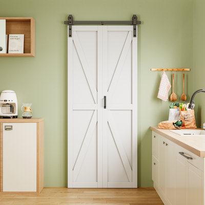 Porte de grange pliante pré-assemblée de 84 po H 84 po, porte de grange pliante avec finition apprêtée blanche avec trousse de quincaillerie incluse pour la garde-robe de garde-manger, réduction efficace du bruit, forme en K