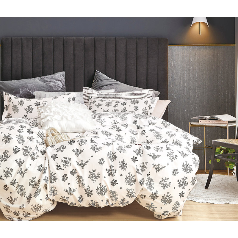 Farmhouse / Country Cotton Box Stitch Floral Comforter, King
