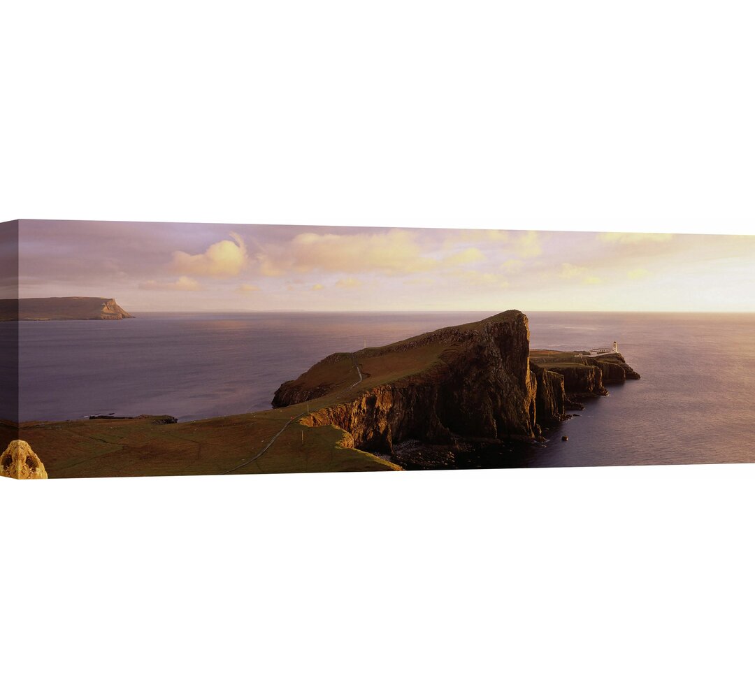 Leinwandbild Lighthouse in Neist Point, Scotland von Jean Guichard