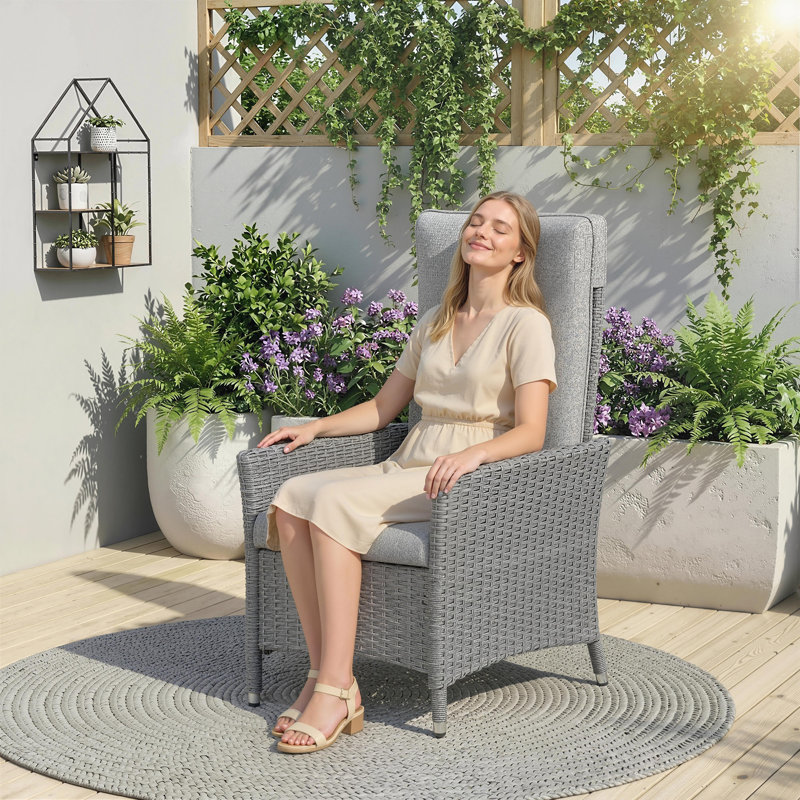 Outdoor Lounge Chair