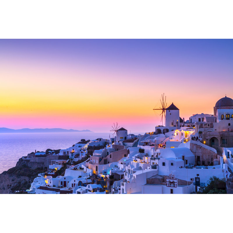 «View Of Oia, Santorini» par - Photographie sur toile tendue, H 8 po x l 12 po