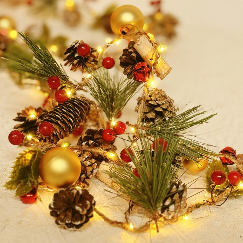 30cm Lighted Garland with Lights