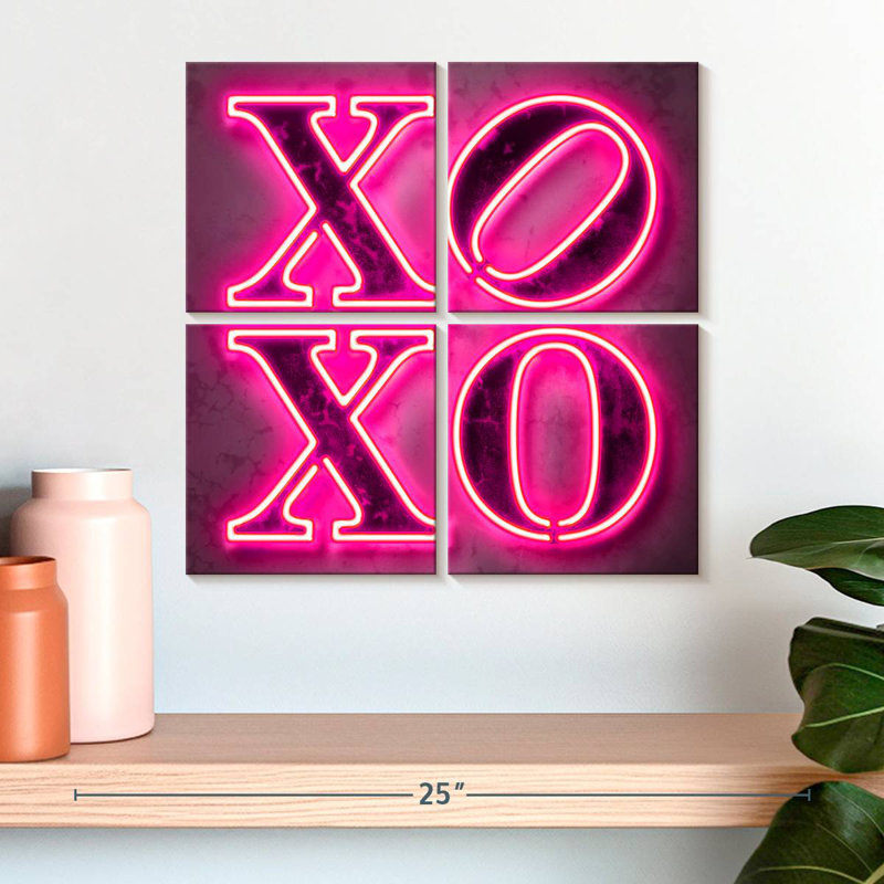 Tergel Glowing Xoxo, 18" H x 18" W