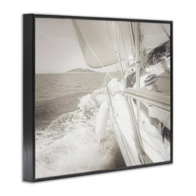 «Splashing Boat Bow», art de la giclée encadrée par Graffi *ee Studios
