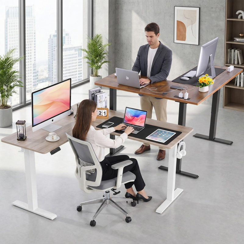 Bureau pour travailler debout en L 63 po à hauteur réglable électrique avec prises de 63 po, Beige / Blanc