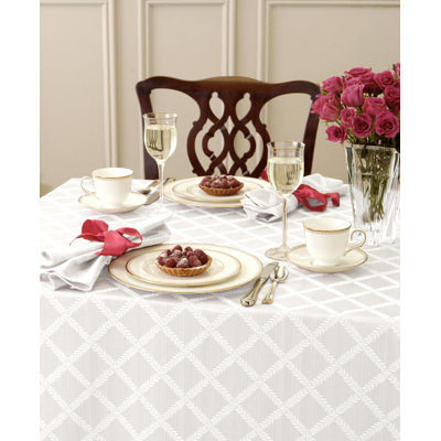 Lenox Laurel Leaf Tablecloth