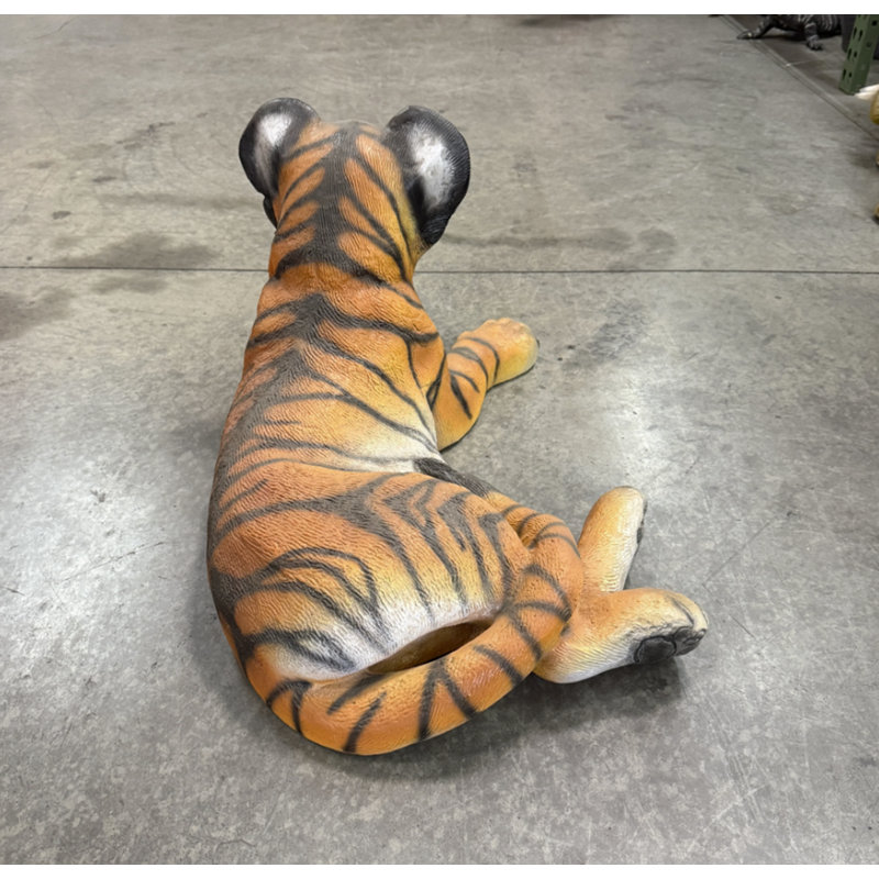 Statue couché de tigre du Bengale allongé