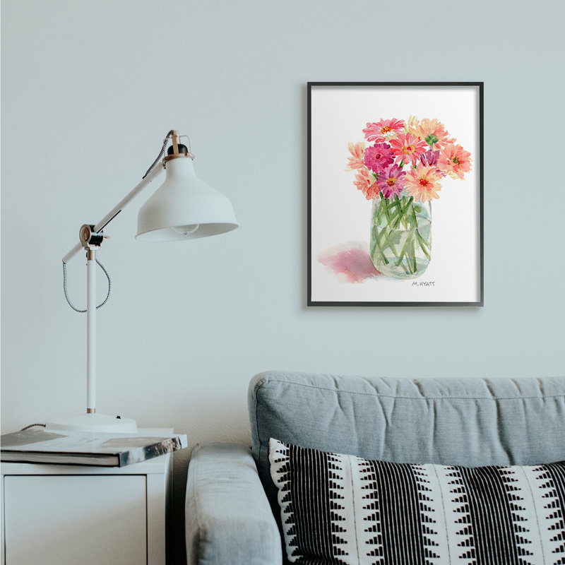 Bouquet d'aquarelles roses en pot en conserve, H 30 po x l 24 po, Giclée encadrée noir minuit
