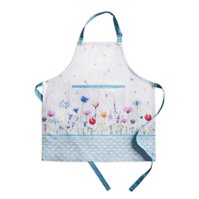 Tablier de fleurs dans le champ