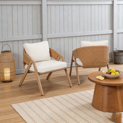 Chaise de patio avec coussins