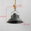 Lampe suspendue noire de style industriel avec détail de corde rustique pour une décoration intérieure d'inspiration rétro
