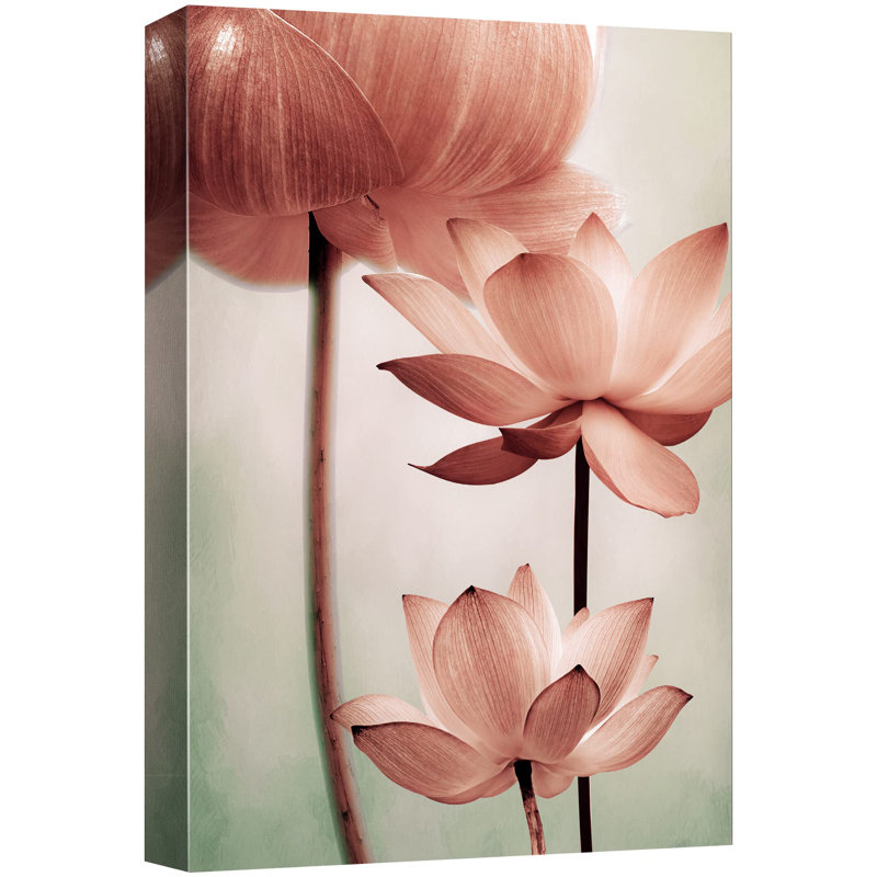 Lotus rose sur toile, H 36 po x l 24 po x P 1,5 po