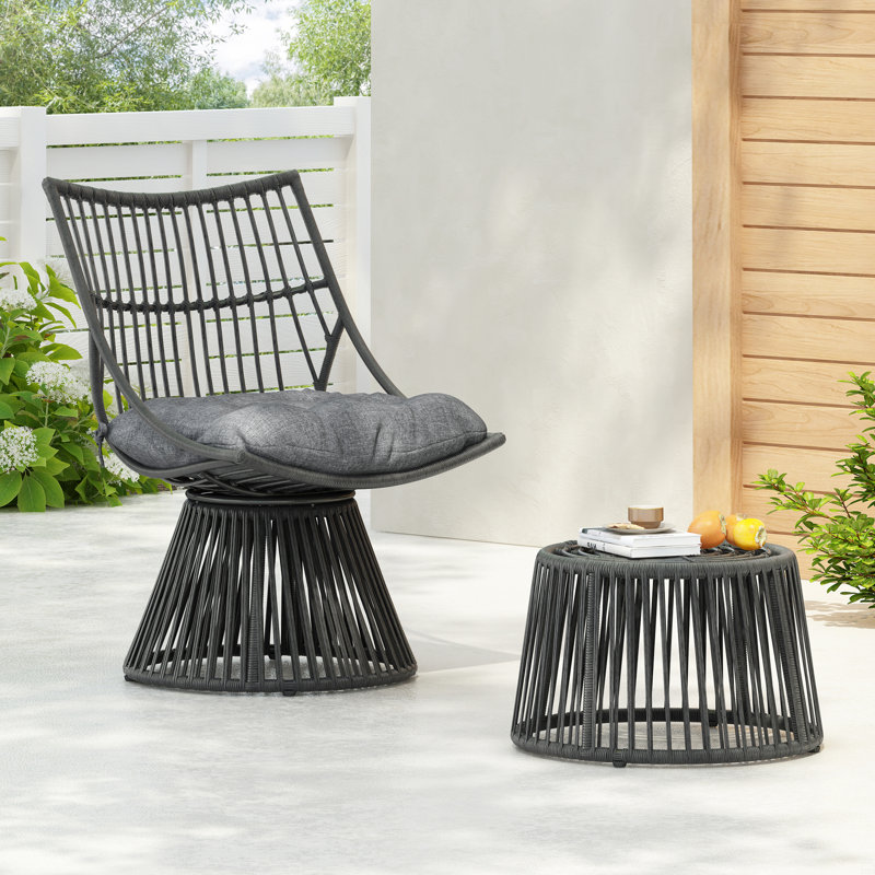 Chaise et table d'appoint