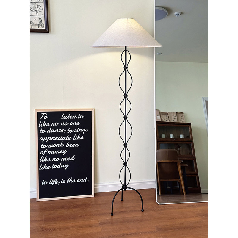 Lampe sur pied en fer forgé et tissu de style Wabi-Sabi