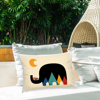 Coussin d'extérieur imprimé Elephant Silhouette & Nature, design par Andy Westface