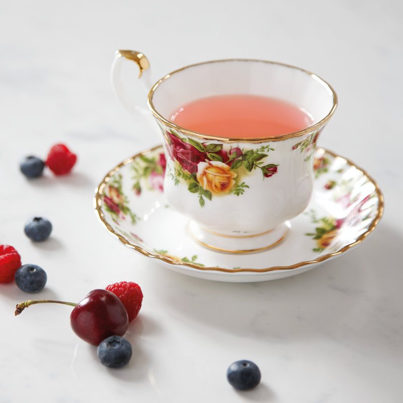 Tasse à thé et soucoupe Old Country Roses de Royal Albert