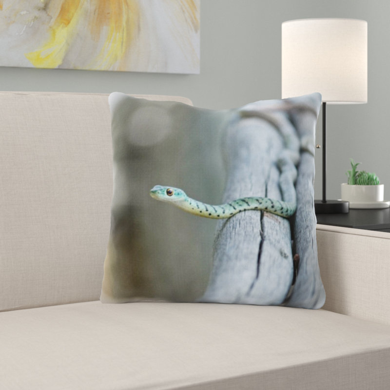 Coussin décoratif en serpent