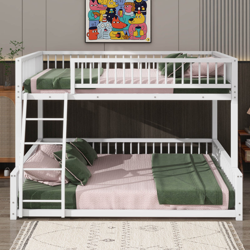 Lit double superposé au-dessus d'un très grand lit double avec escabeau et garde-corps sécurisés, Blanc, Double TG sur grand