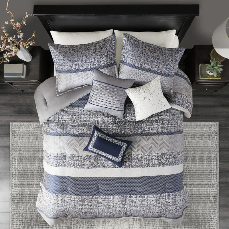 Édredon bleu marine - 7 pièces avec tissu, broderie et détails plissés, Édredon de très grande taille et 6 pièces suppl