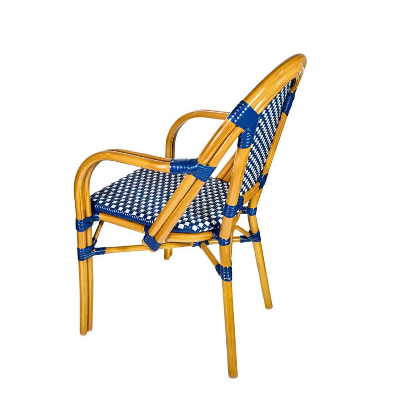 L'ensemble français comprend une table de 40 po et 4 chaises avec accoudoirs par Chivari, Bleu / blanc