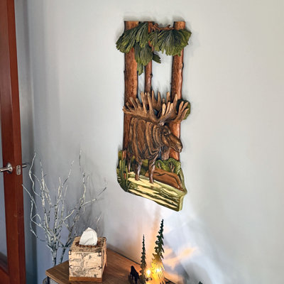 Sculpture murale rustique en bois d'orignal avec une scène de rivière en forêt intarsia brune, 31 pouces de haut
