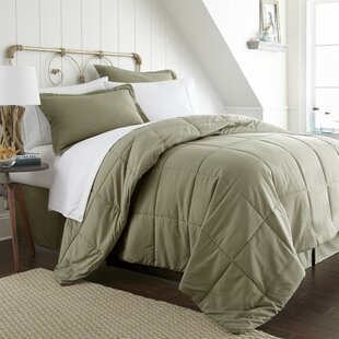 Ulloa Comforter Set Color: White, Size: Full/Queen Comforter + 2 Shams