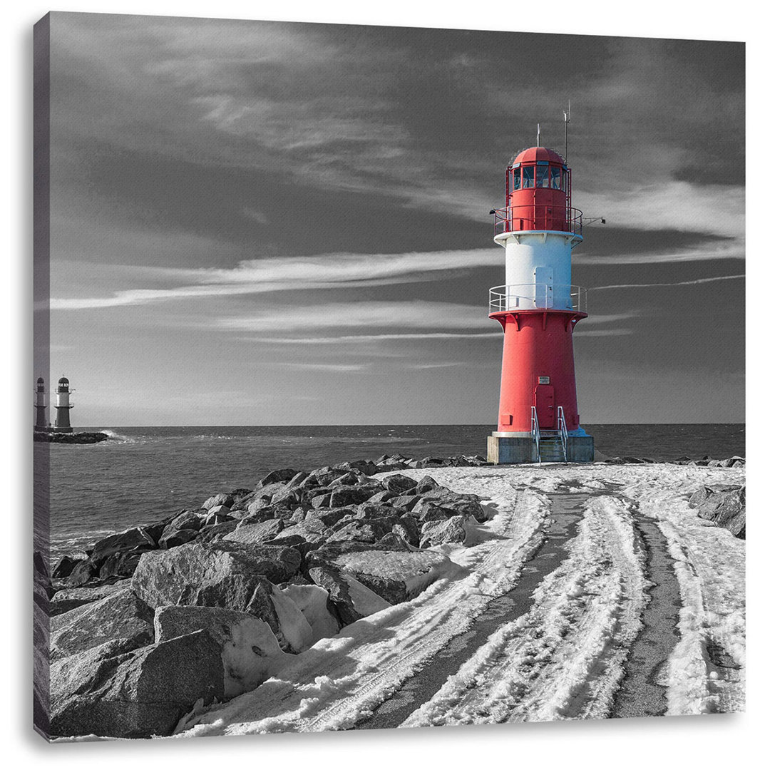 Leinwandbild Pier Towers in Warnemünde in Winter