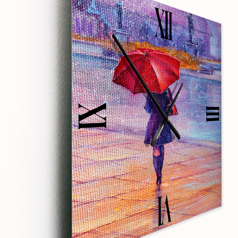 Femme marchant avec un parapluie sous la pluie - horloge murale campagne française, Très grand
