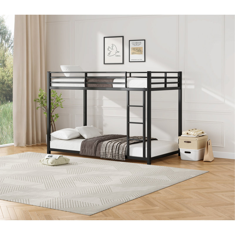 Lit superposé simple au-dessus d'un lit bas, structure de lit en acier noir, acier de haute qualité, conception sécuritaire avec rail pleine longueur, assemblage facile, limite supérieure de 350 lb, inférieure de 500 lb, idéal pour les pièces communes