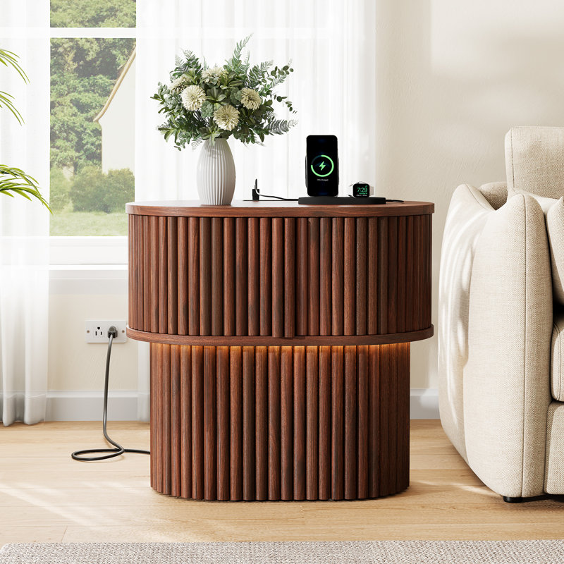 Table de bout cannelée avec lumière DEL et station de charge, table d'appoint ovale Mid-Century avec rangement, Noyer