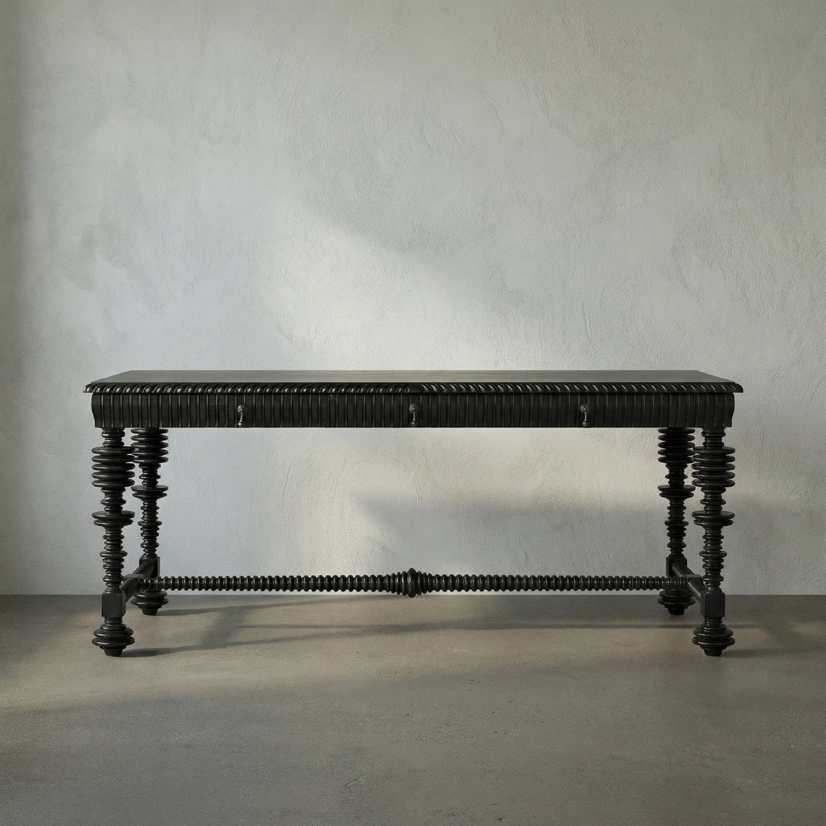 Noir Portuguese Desk