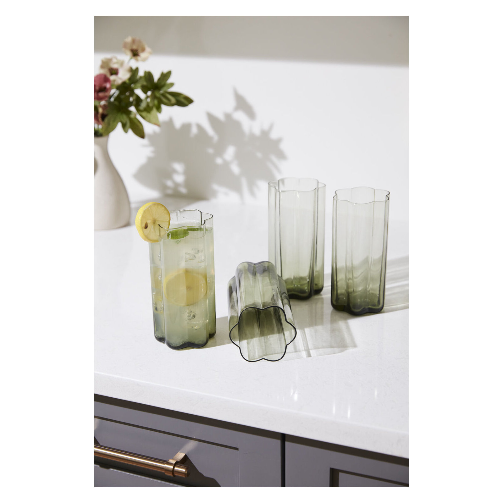 Ronaldo Drinkware 3"x 5.75"
