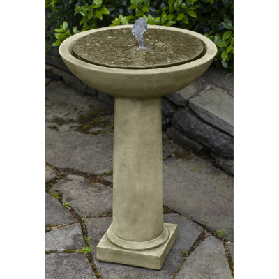 Fontaine de bain d'oiseaux en béton Cirrus