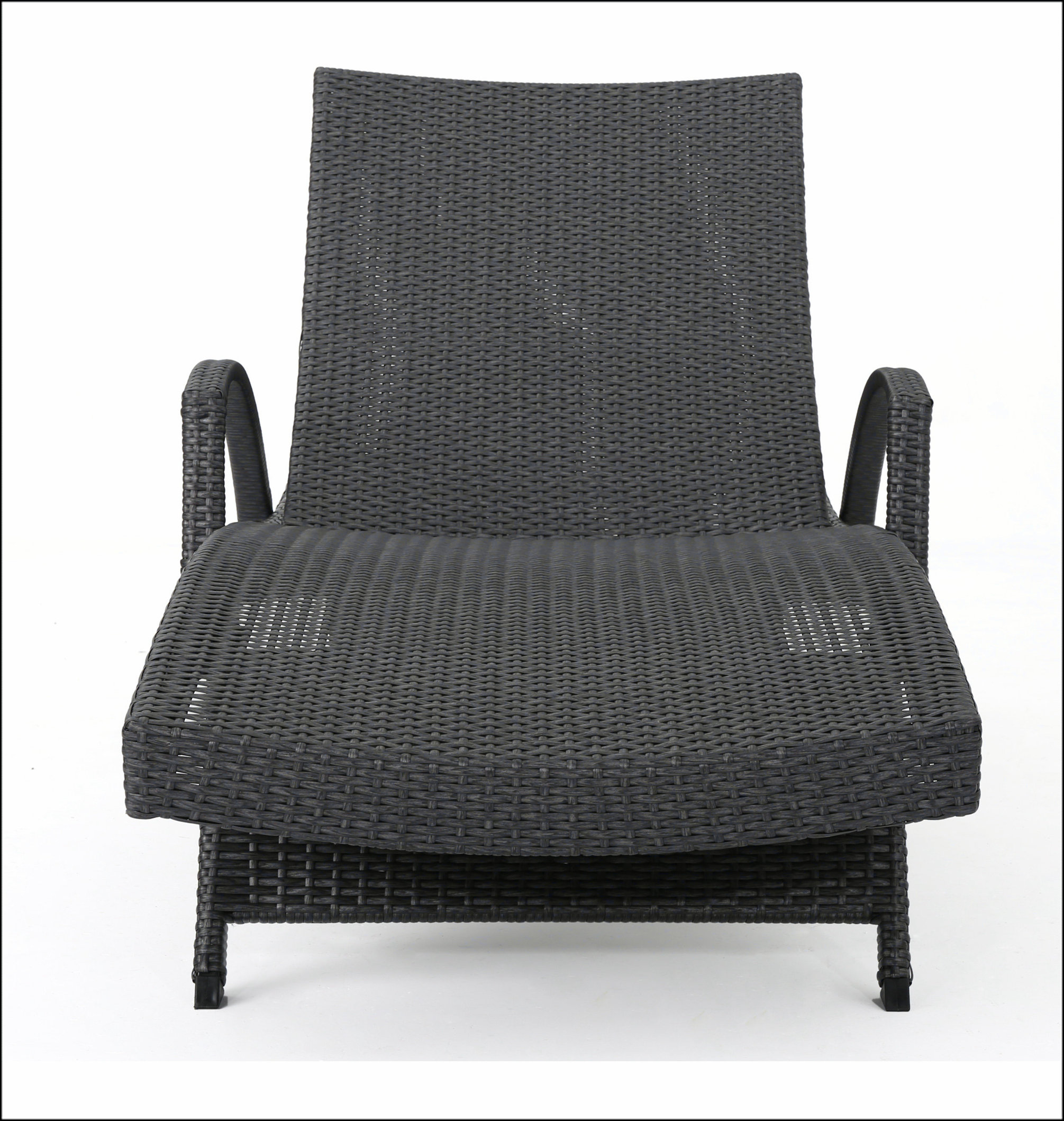 Salem PE Wicker Chaise Lounge