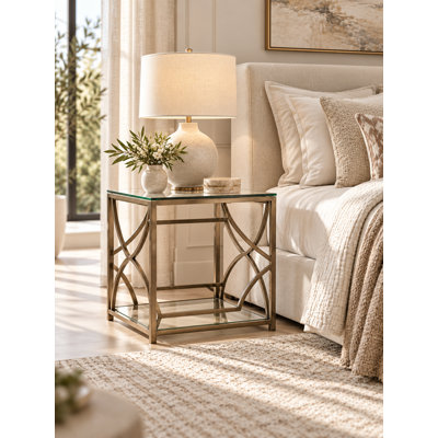 Table de bout avec rangement en verre Pangea Home Benson Edward - Table d'appoint carrée moderne Glam - Plateau en verre trempé avec cadre en laiton pour le salon ou la chambre à coucher - Table d'appoint carrée en laiton