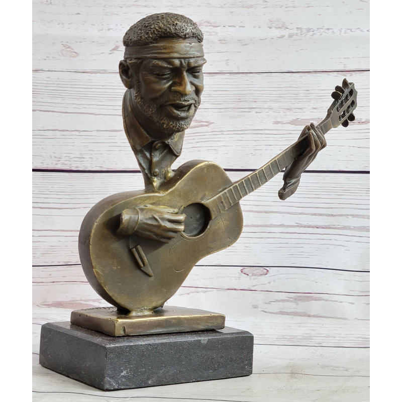Figurines et sculptures Chenae