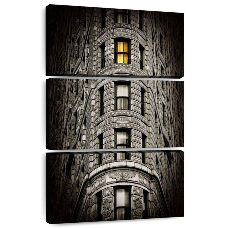 Lilie The Flatiron Building In NYC, 32" H x 20" W