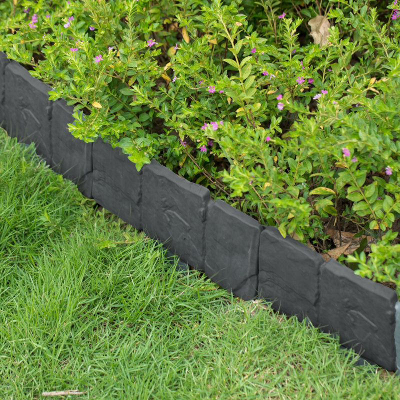 Gray Plastic Cobbled Stone Style Lawn Edging Set