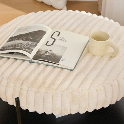 Repose-pieds de 30,9 po de large avec repose-pieds rond et repose-pieds avec pieds en métal noir, tabouret avec tablette de rangement ouverte en bois, repose-pieds en fausse fourrure pour le salon, la chambre à coucher et l'entrée. Beige