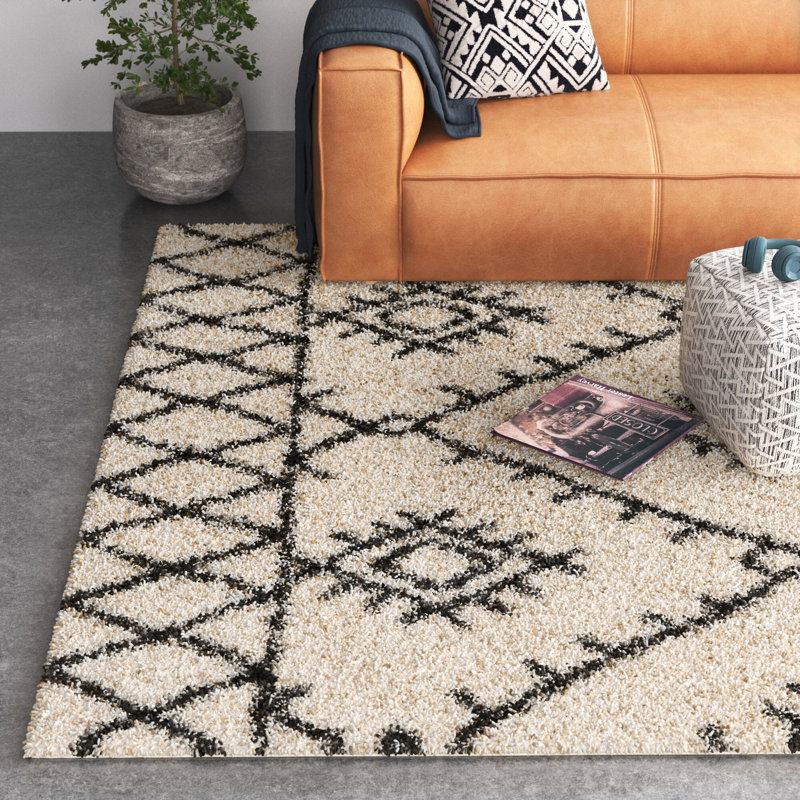 Tapis noir / ivoire Hilary Southwestern, Rectangle 6 pi 7 po x 9 pi