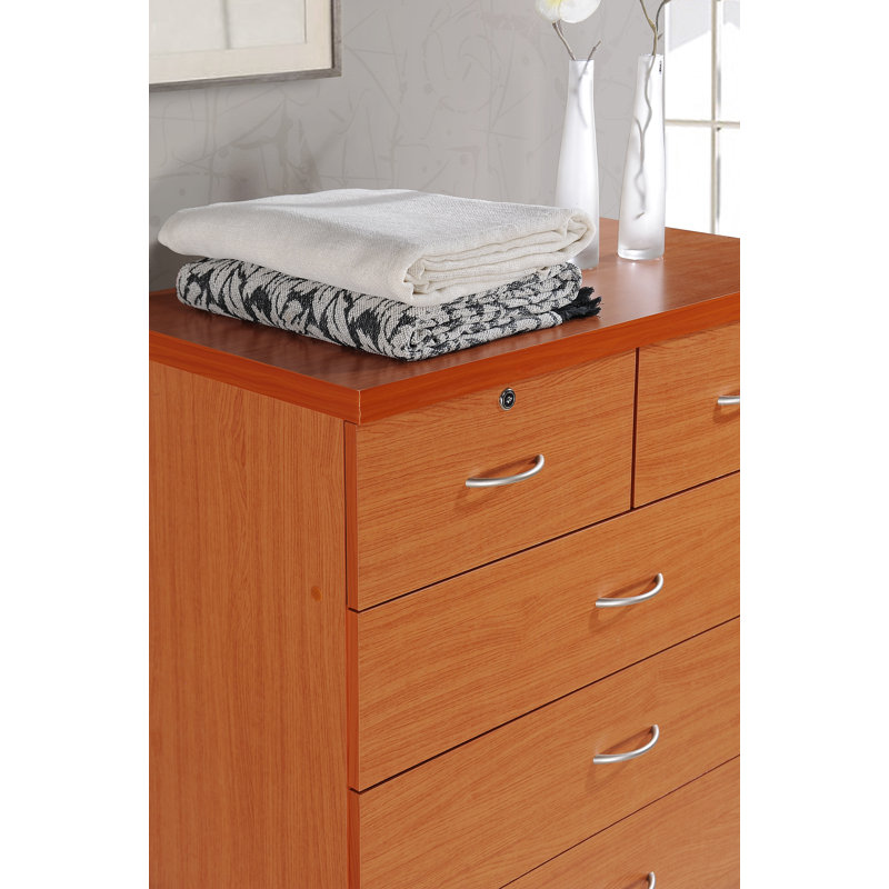 Willma 7 Drawer 31.5" W Chest, Cherry