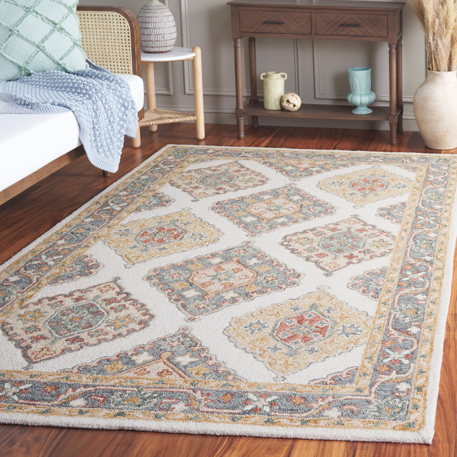 Gray Ivory Hand-Tufted Wool Rug, Rectangle 5' x 8'