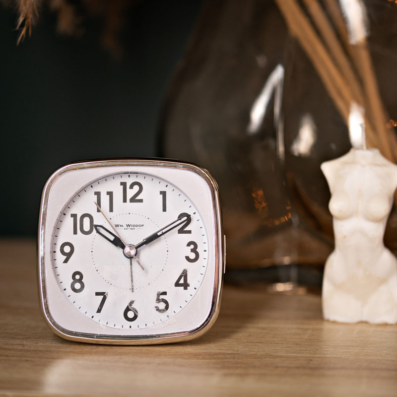 Analogue Quartz Movement / Crystal Alarm Tabletop Clock, White
