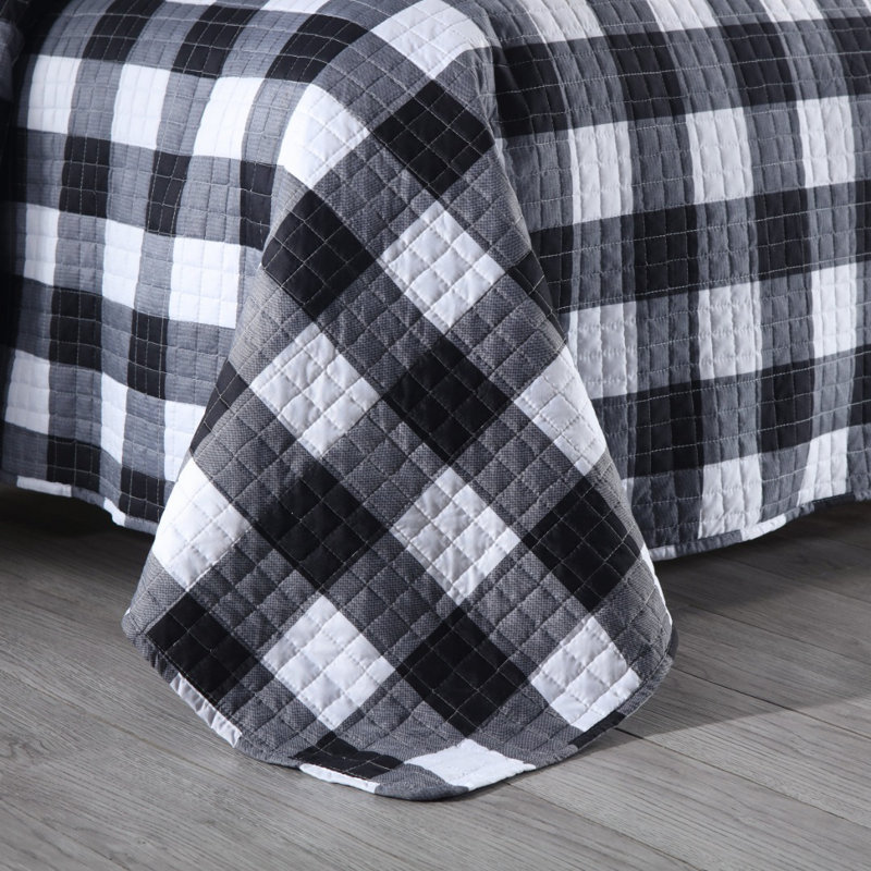 King Black and White Plaid Reversible Quilt Set