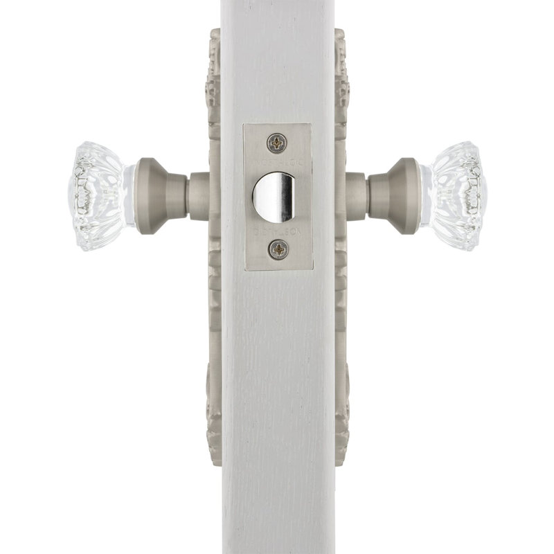 Plaque victorienne avec bouton de porte en cristal, Nickel satiné, 2-3/8 po