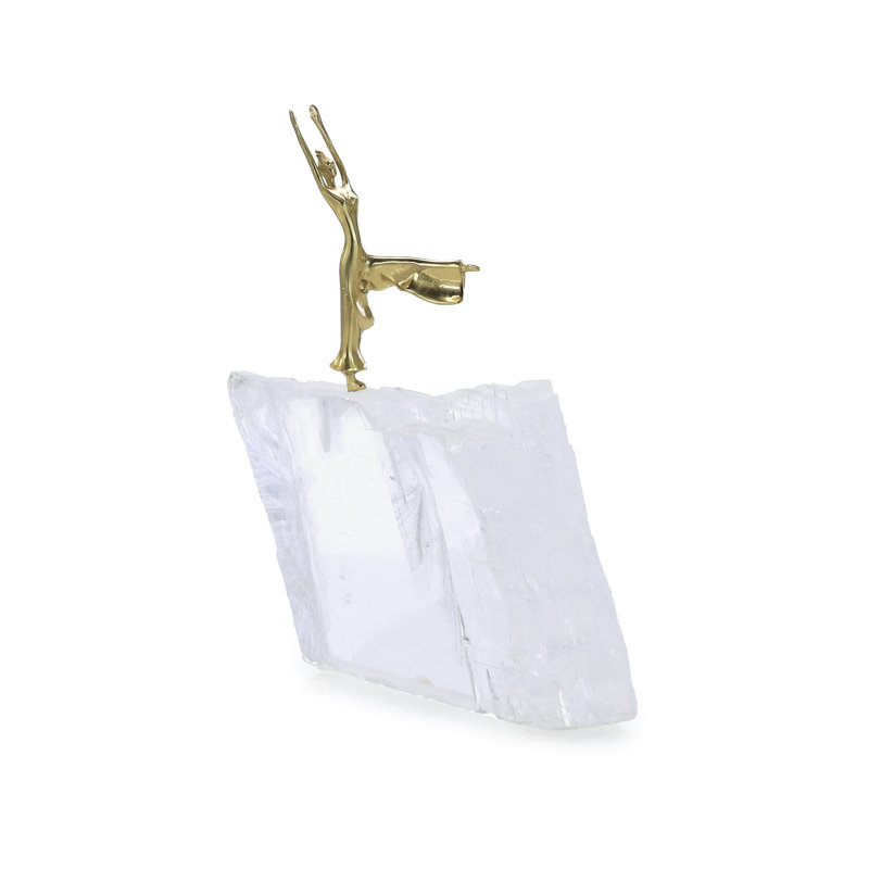 Sculpture danseuse éthérée sur sélénite II