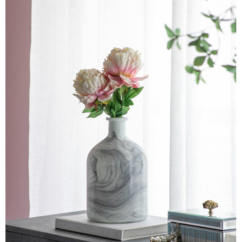 V 6 pi x 11,8 po, vase en tourbillon noir et blanc