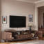 Meuble télé moderne avec tiroirs, espace de rangement et décoration en rotin entrelacé